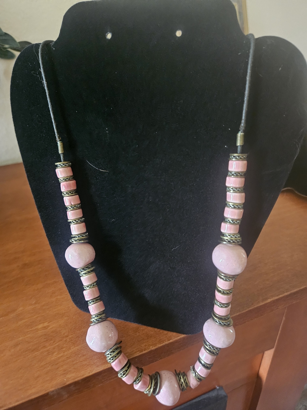 Source Unknown Pink Bead & Antiqued Metal Necklace